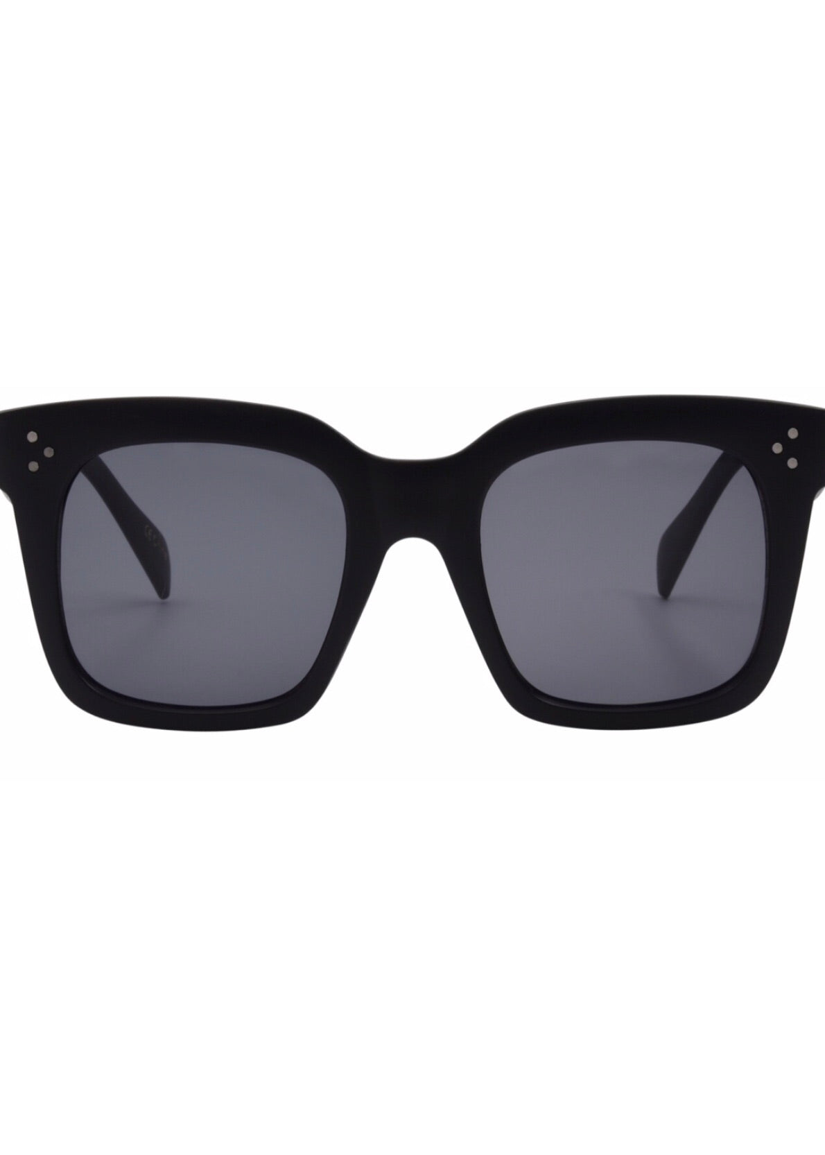 OC Boutique Waverly black sunglasses Isea 1